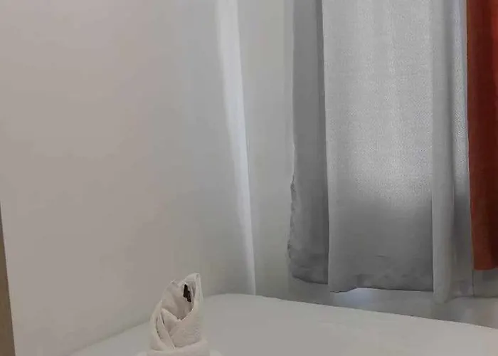 Sea Residences Moa By Alarcon 3* Manila
